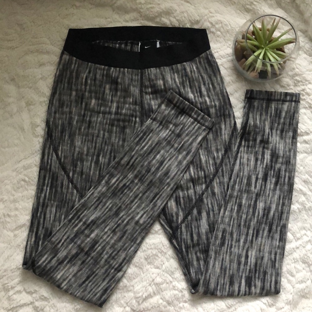 Nike pro hyper warm leggings